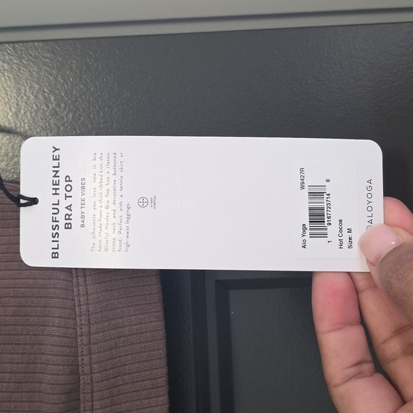 ALO Yoga  Ribbed Crop Top - Picture 2 of 8